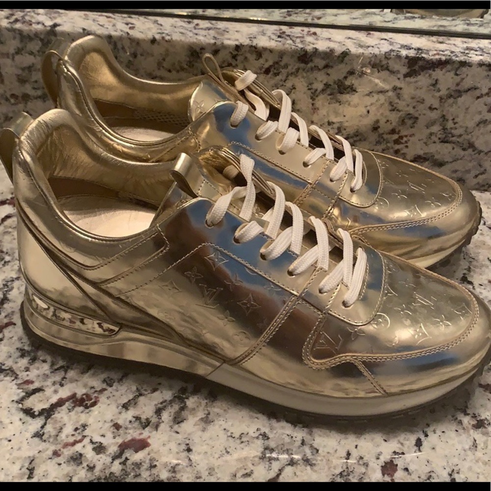 Louis Vuitton Sneakers - Picture 3 of 3